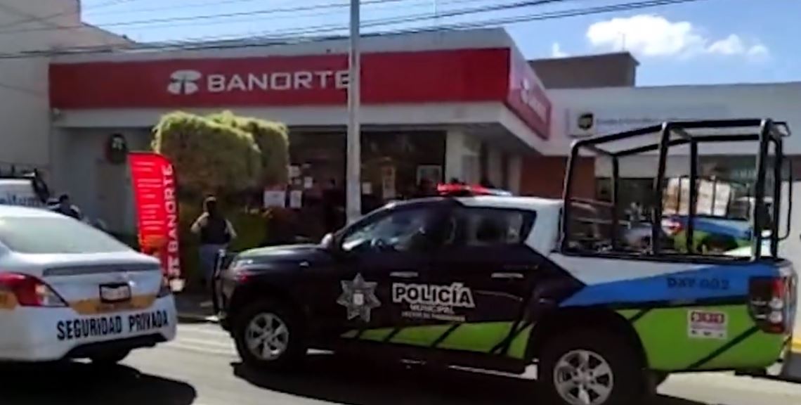 Delincuentes asaltaron Banorte de la colonia Anzures; se llevaron más de 50 mil pesos en efectivo