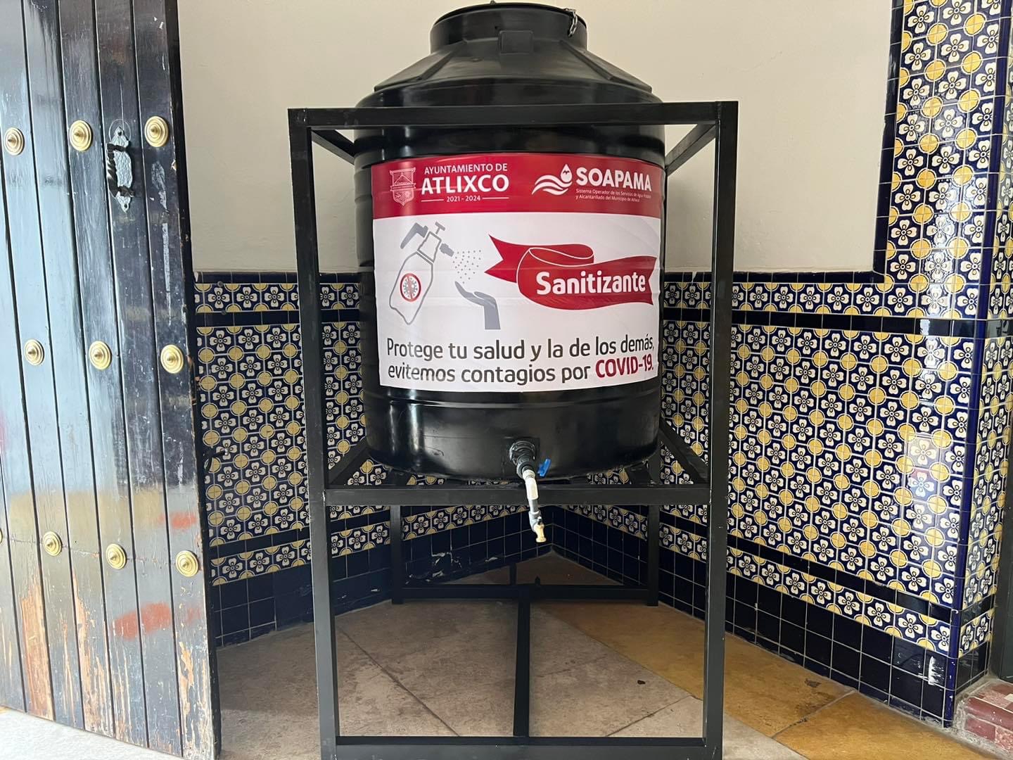 Por: Cortesía Suministra ayuntamiento de Atlixco sanitizante para las familias del municipio