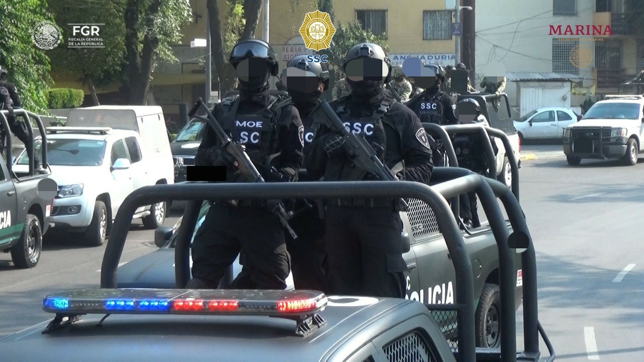 Por: Cortesía Realizan fuerte operativo en inmediaciones de la FGR por posible traslado de Antonio Oseguera