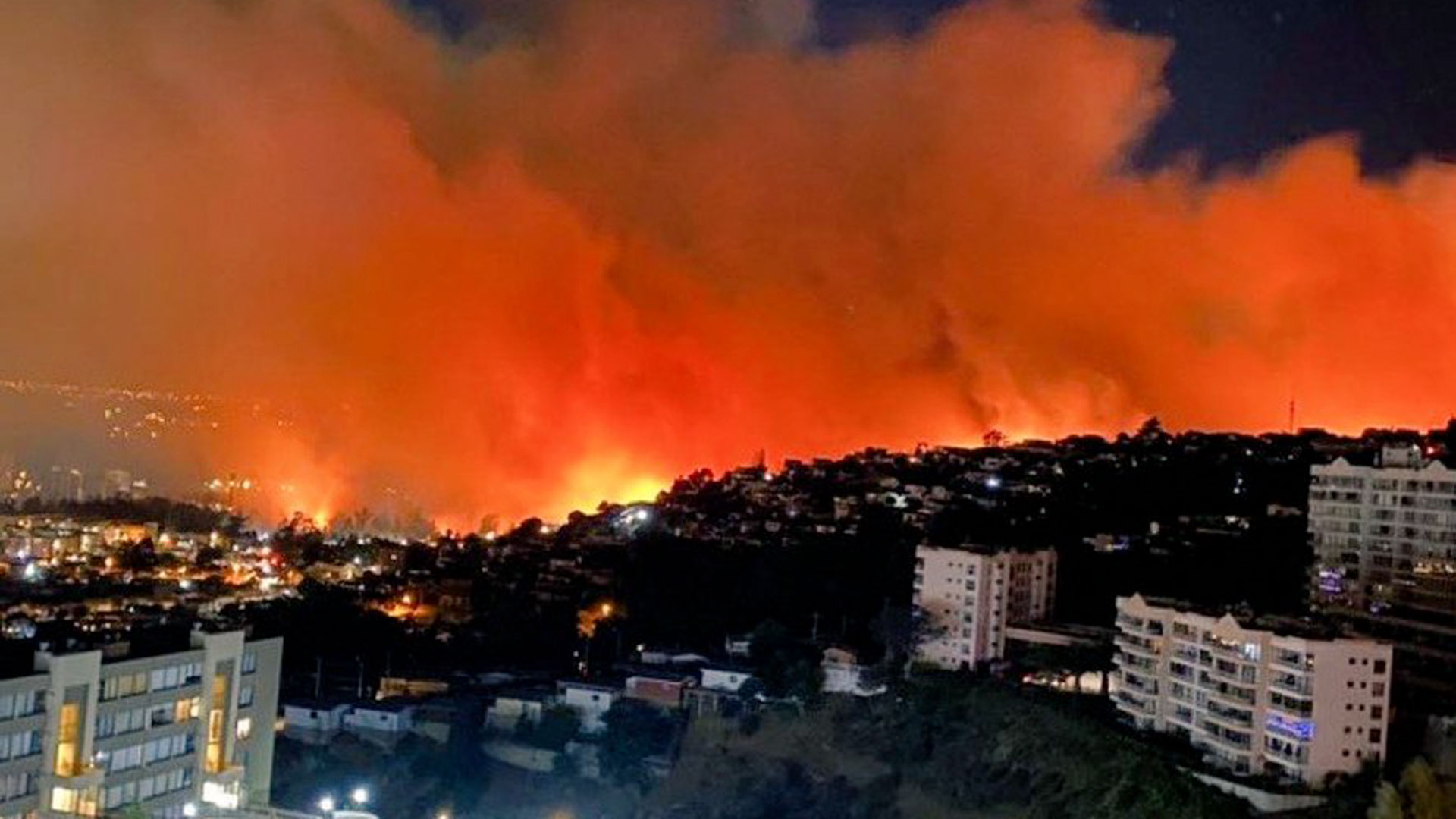 Por: Cortesía Chile declara estado de catástrofe tras gran incendio en Viña del Mar