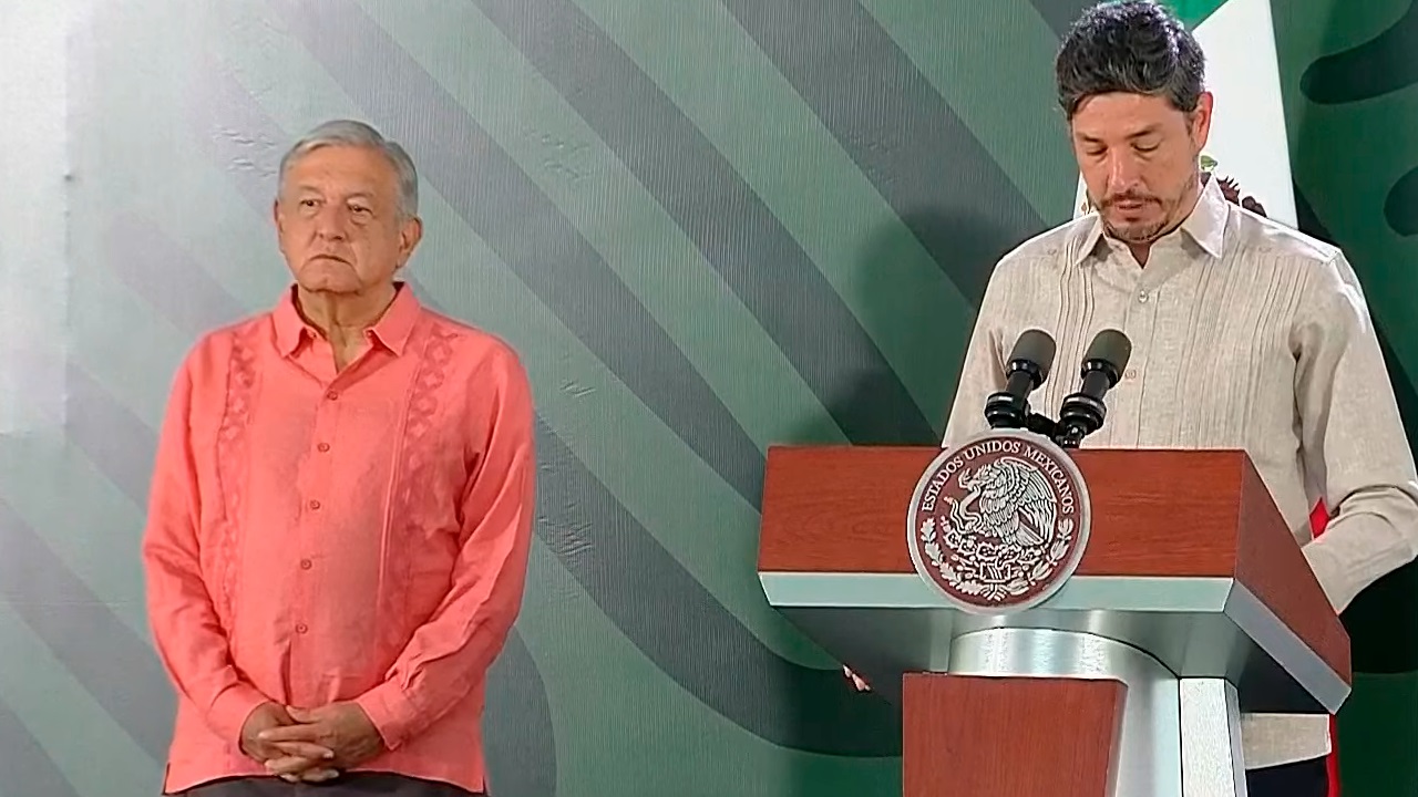 Por: Cortesía Pablo Monroy estuvo presente en la mañanera de AMLO, quien destacó su labor en Perú como embajador