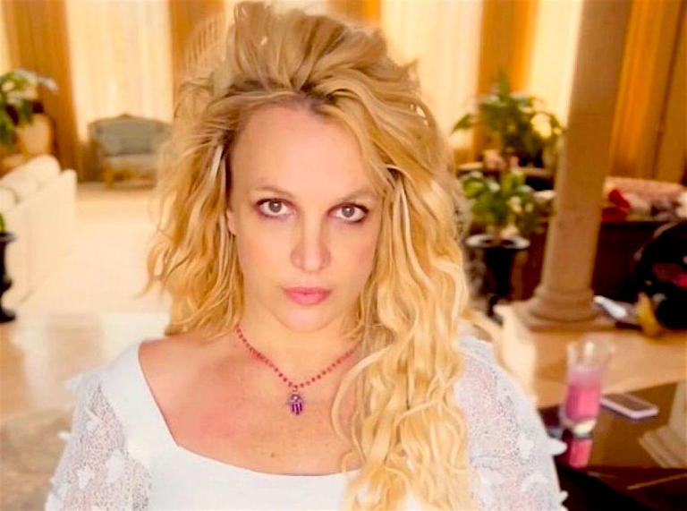 Britney Spears publicó un desconcertante vídeo en la ducha preocupando a los fans nuevamente