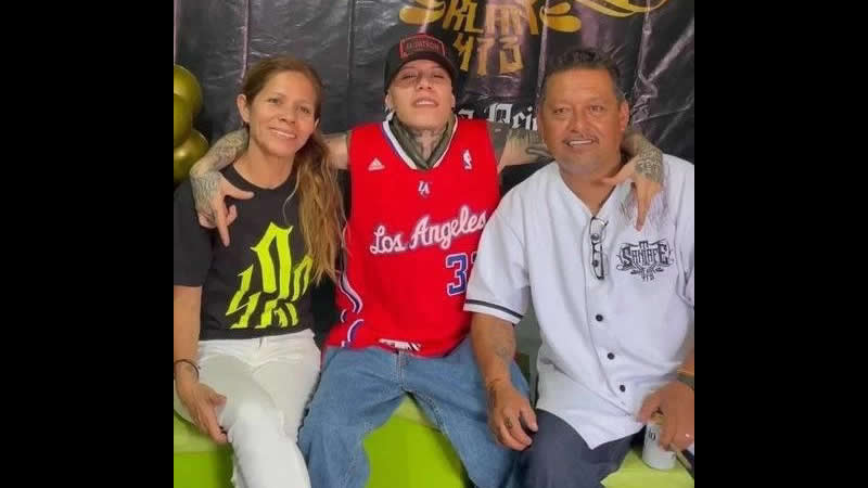 Por: Cortesía Reportan al padre del rapero Santa Fe Klan herido de bala tras una emboscada en su domicilio