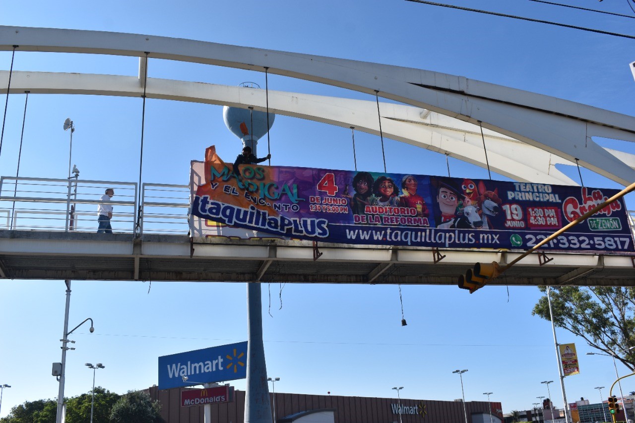 Por: Cortesía Retira Ayuntamiento más de 10 mil elementos publicitarios irregulares