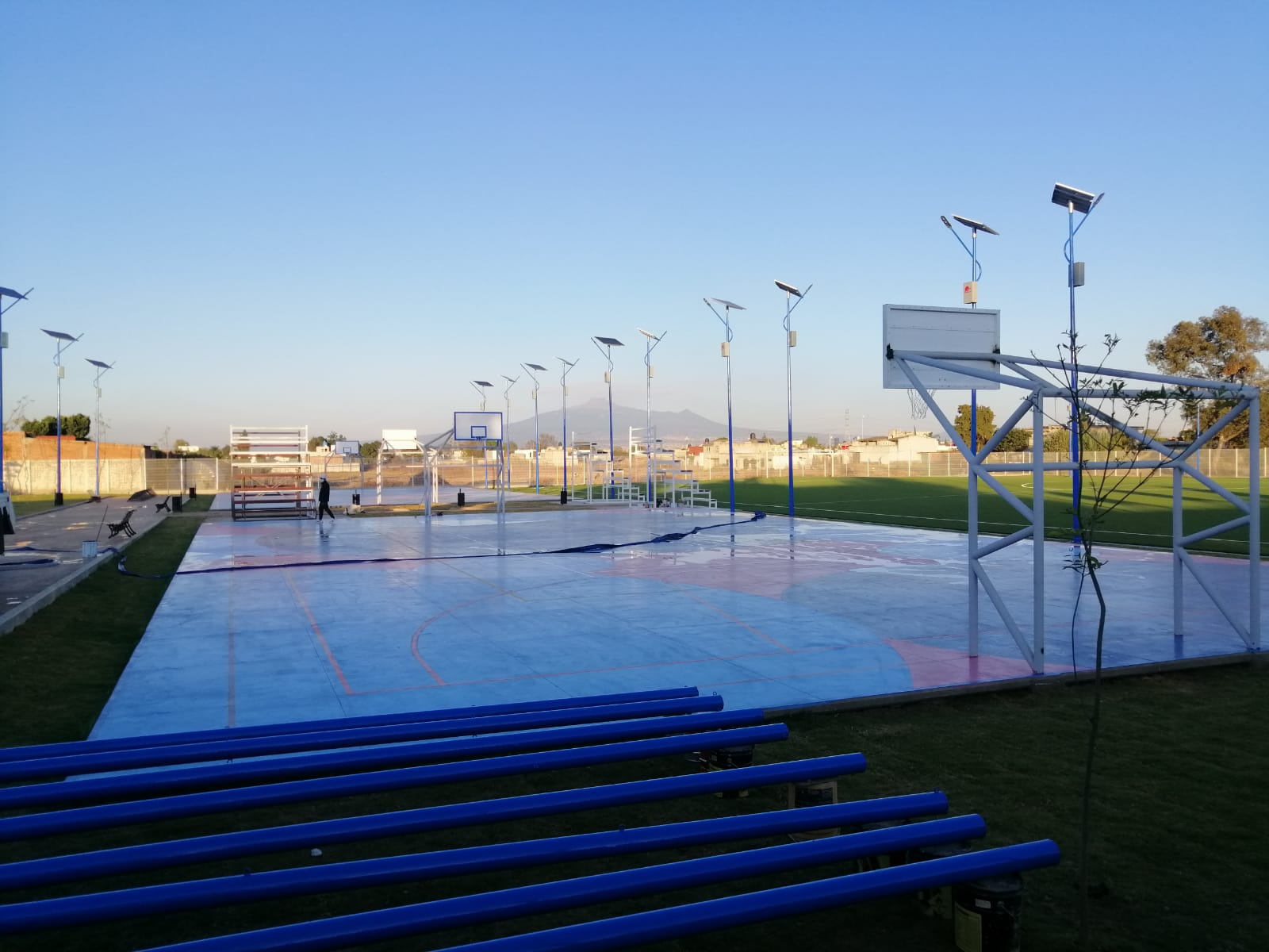 Por: Cortesía Lula Pineda A un 90 % el avance de la “Unidad Deportiva Comac”