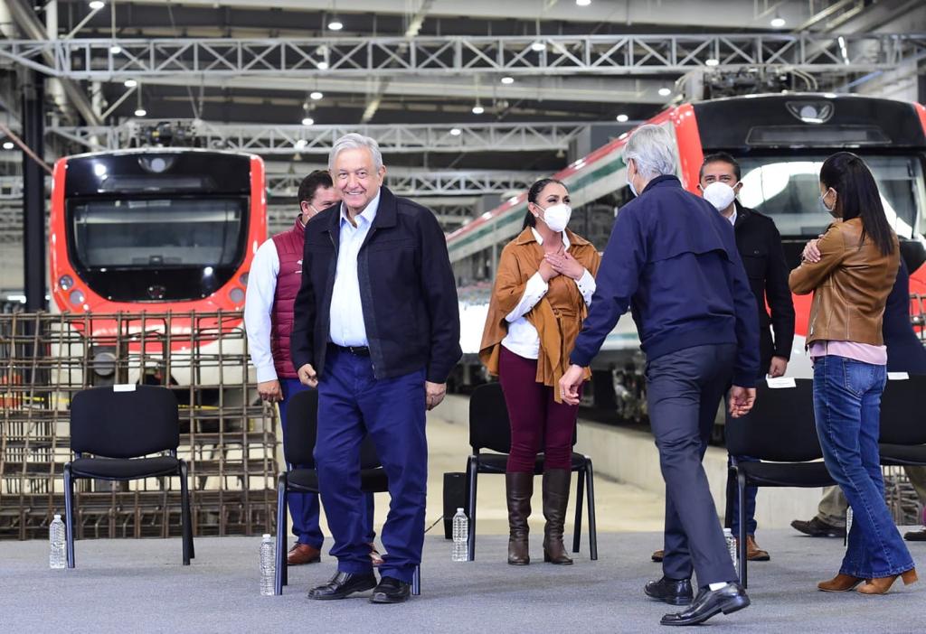 Por: Cortesía Presume AMLO: "En un año nos vamos a estar subiendo al Tren México-Toluca"