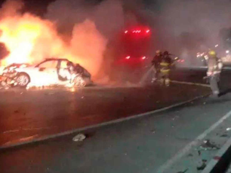 Por: Cortesía Tráiler sin frenos provoca fuerte carambola en la autopista México-Querétaro