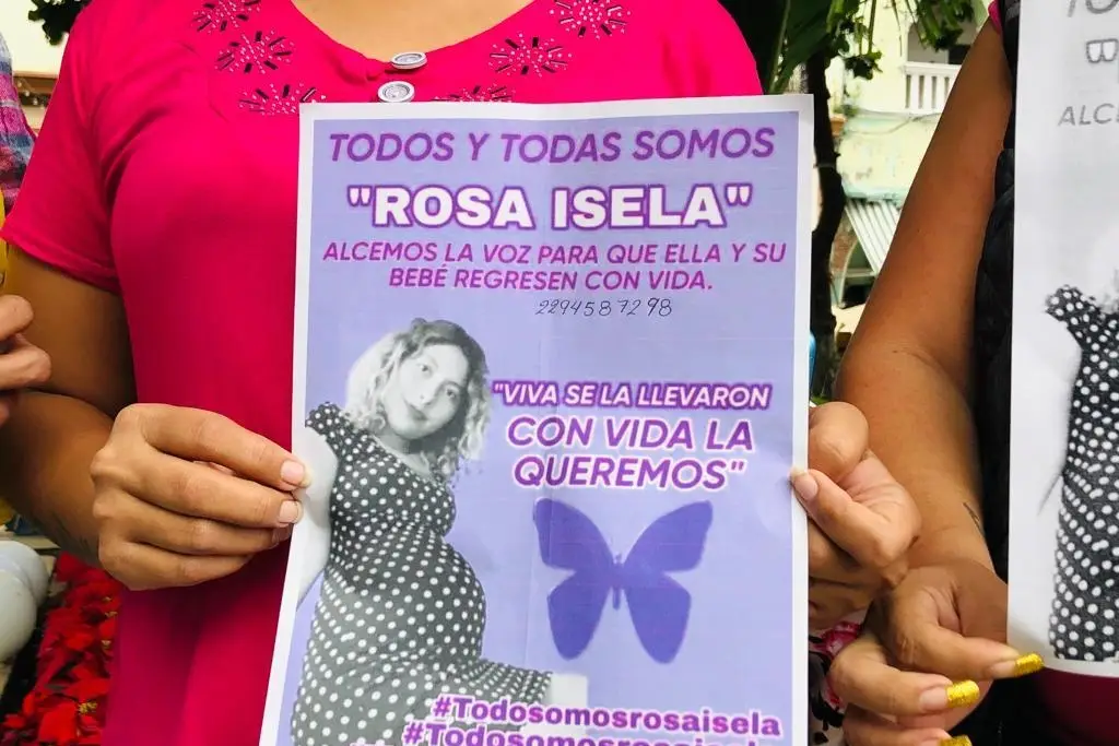 Por: Cortesía Sepultan a Rosa Isela, madre a la que le sustrajeron a su bebé y asesinaron en Veracruz