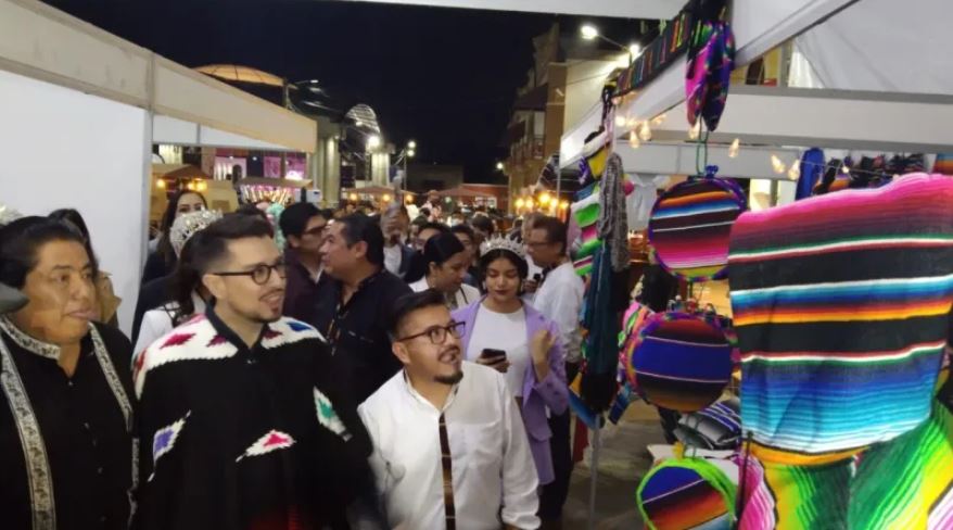 Arcadio Nava anuncia que el Segundo Pabellón Textil y Artesanal en Contla finalizó con éxito