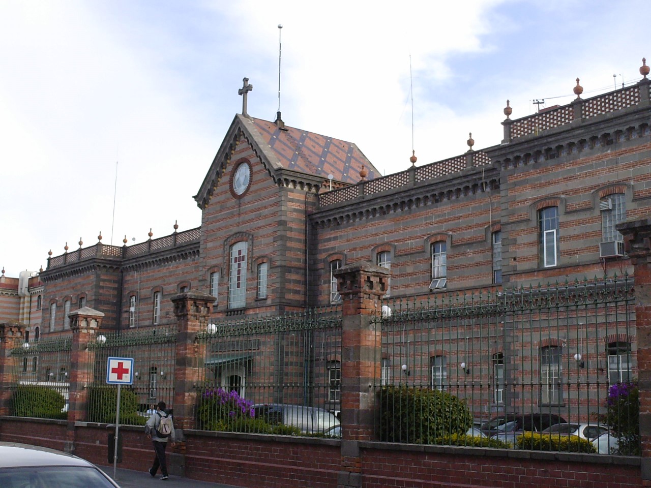 Por: Cortesía Sujetos que asaltaron hospital UPAEP se hicieron pasar por familiares de pacientes