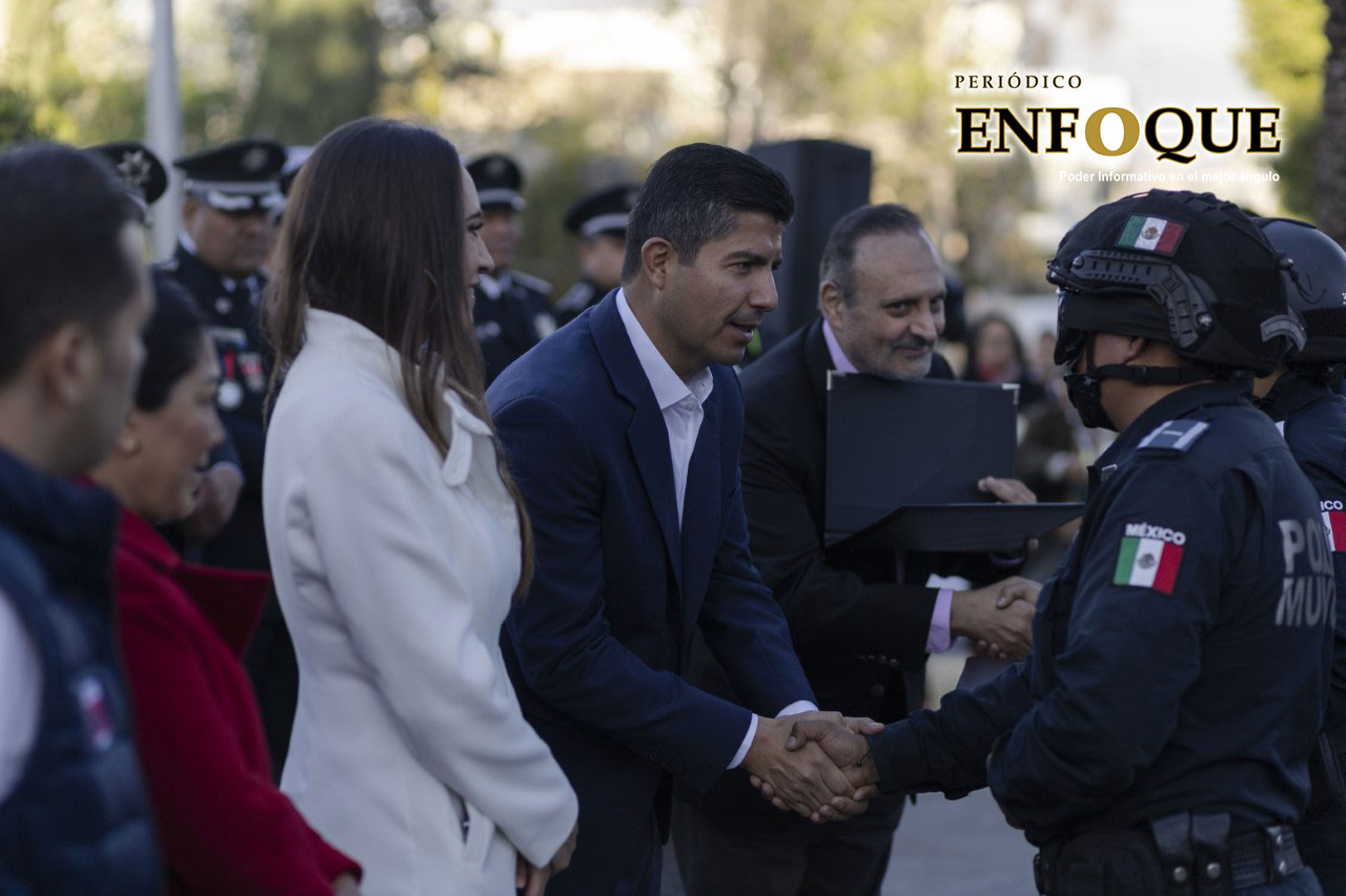 Respalda Eduardo Rivera iniciativa para castigar contratación de policías piratas