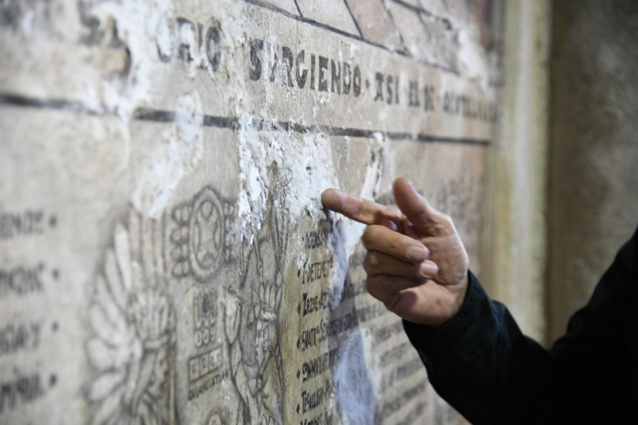 Comienzan restauración integral de los murales de palacio de gobierno
