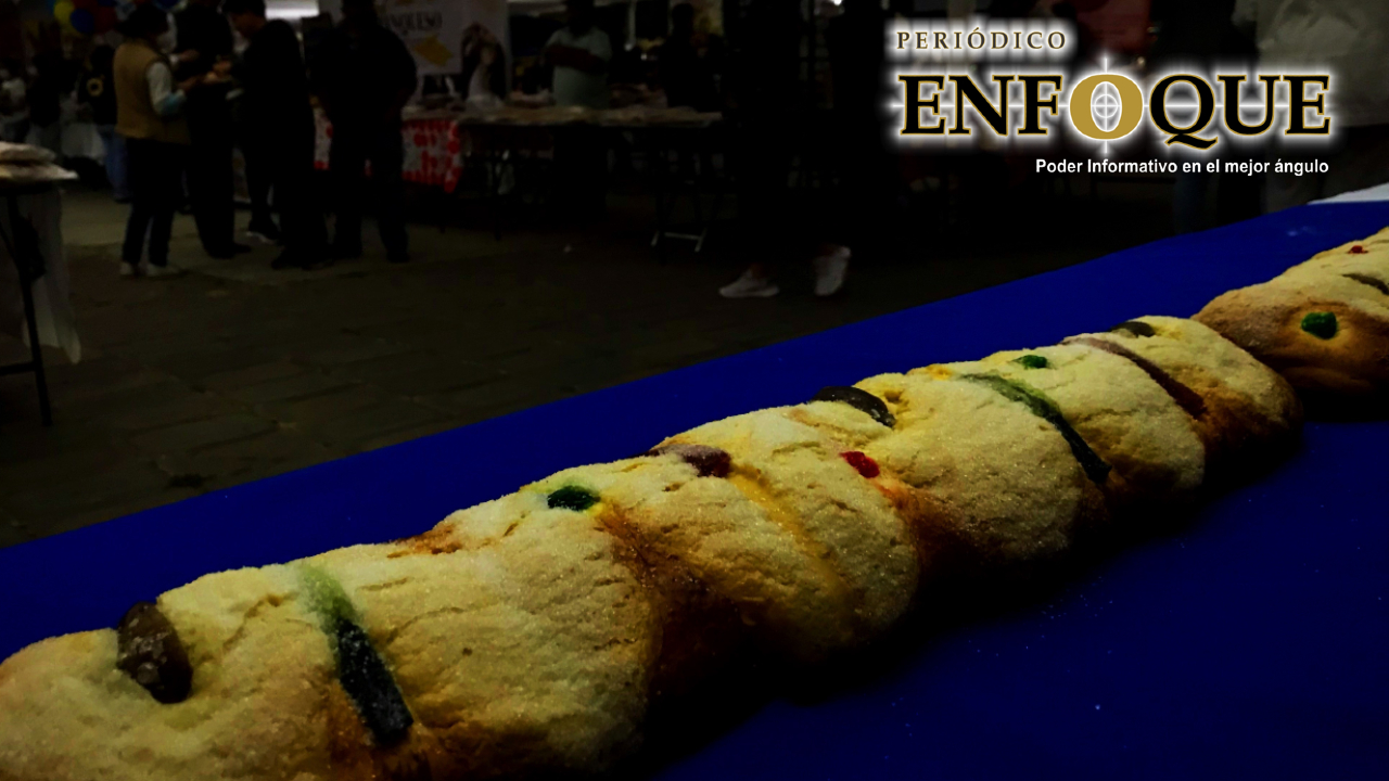 Por: Enfoque En San Andrés Cholula dio inicio la Feria de la Rosca de Reyes en San Rafael Comac