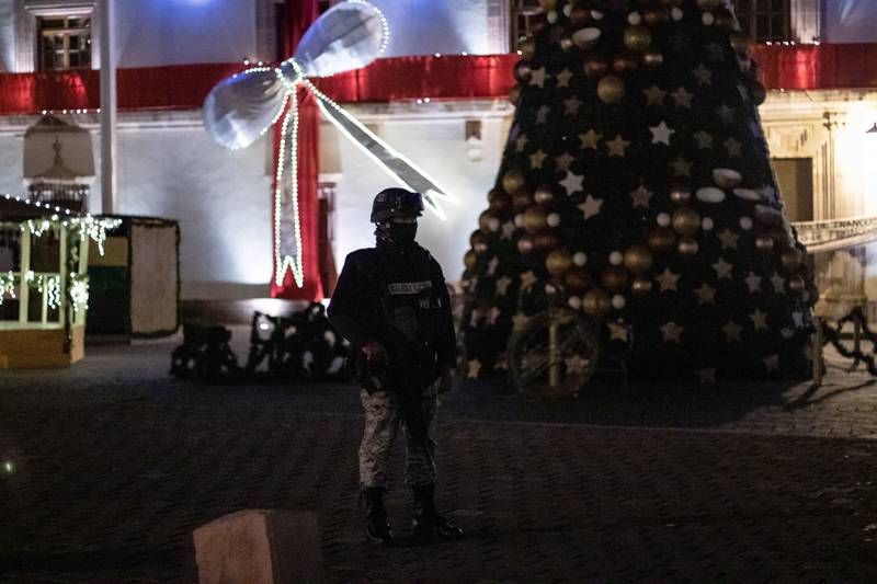 Por: Cortesía Abandonan camioneta con cuerpos en Palacio de Gobierno de Zacatecas