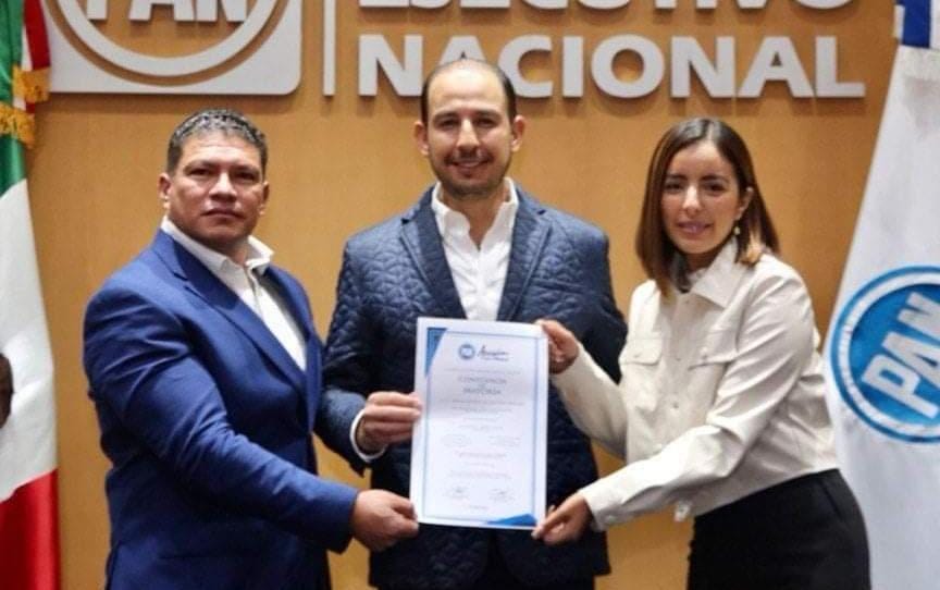 Por: Cortesía Ratifica Marko Cortés triunfo de Miriam Martínez en Tlaxcala, entrega constancia