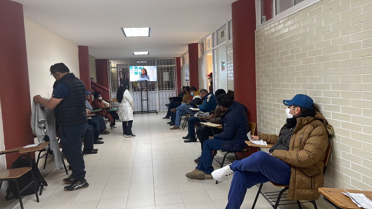 Por: Cortesía Aplican más de mil dosis de refuerzo de vacuna contra covid-19 a personal del sector educativo en la UPTREP