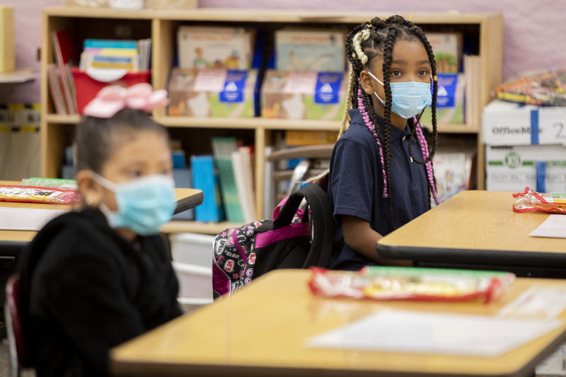 Por: Cortesía Maestros en EU dan clases en aulas semivacías por ola de Covid