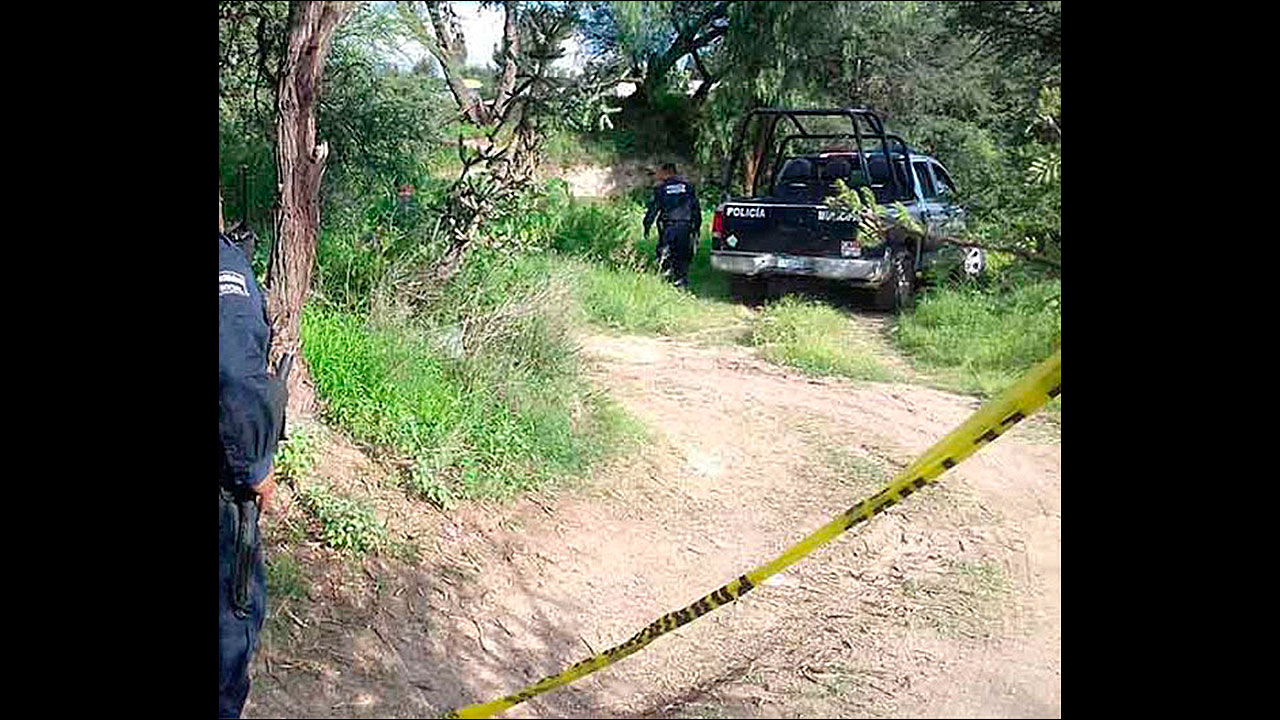 Por: Cortesía Al fondo de una barranca hallaron el cuerpo de un hombre en Tecamachalco
