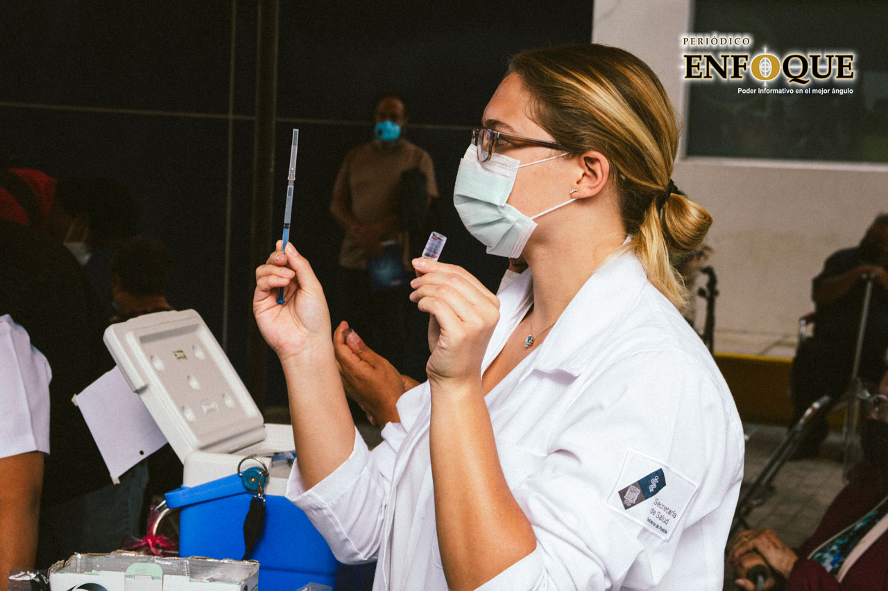 Por: Alex Muñoz Puebla instala centro de vacunación permanente contra Covid-19 con horario corrido