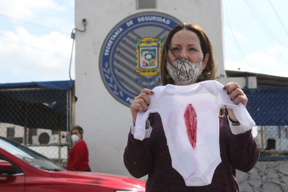 Por: EsImagen Un doble entierro; bebe Tadeo exhumado ilegalmente y encontrado entre desperdicios en penal de Puebla, regresa a CDMX para ser sepultado nuevamente