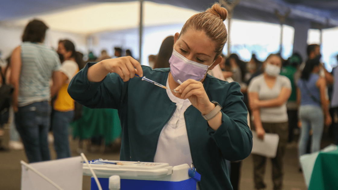 Por: Cortesía Este 25 de enero comienza aplicación de refuerzo contra Covid para 40 y más en 86 municipios de Puebla