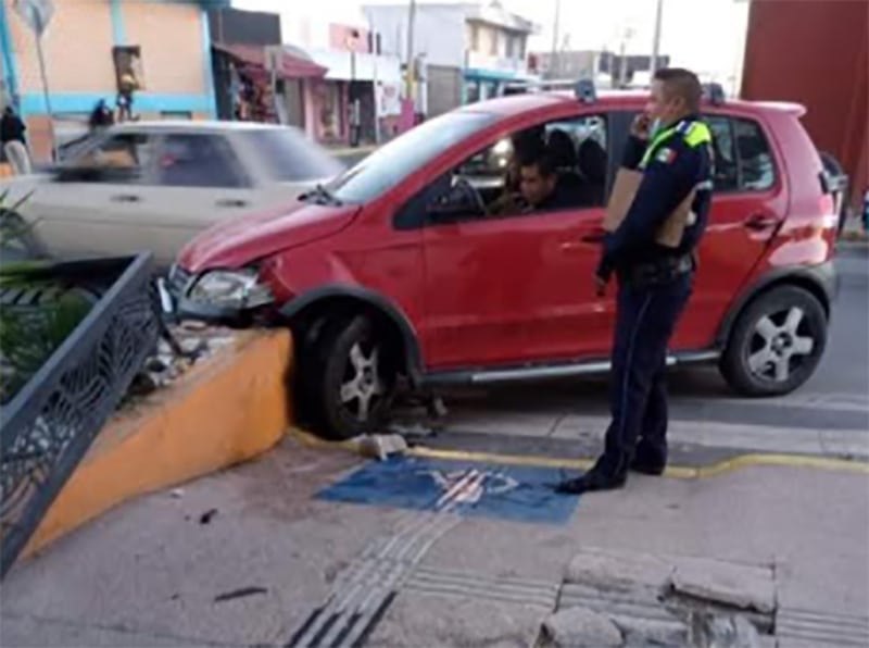 Por: Cortesía Edil recién electo de Santiago Acatlán sufre accidente por conducir en presunto estado de ebriedad