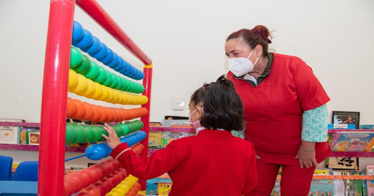 Por: Cortesía Unen esfuerzos gobierno municipal y CAI Huamantla por la educación