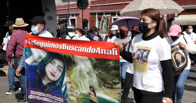 Por: Cortesía Con marcha exigen a FGE localización de Analí Merino