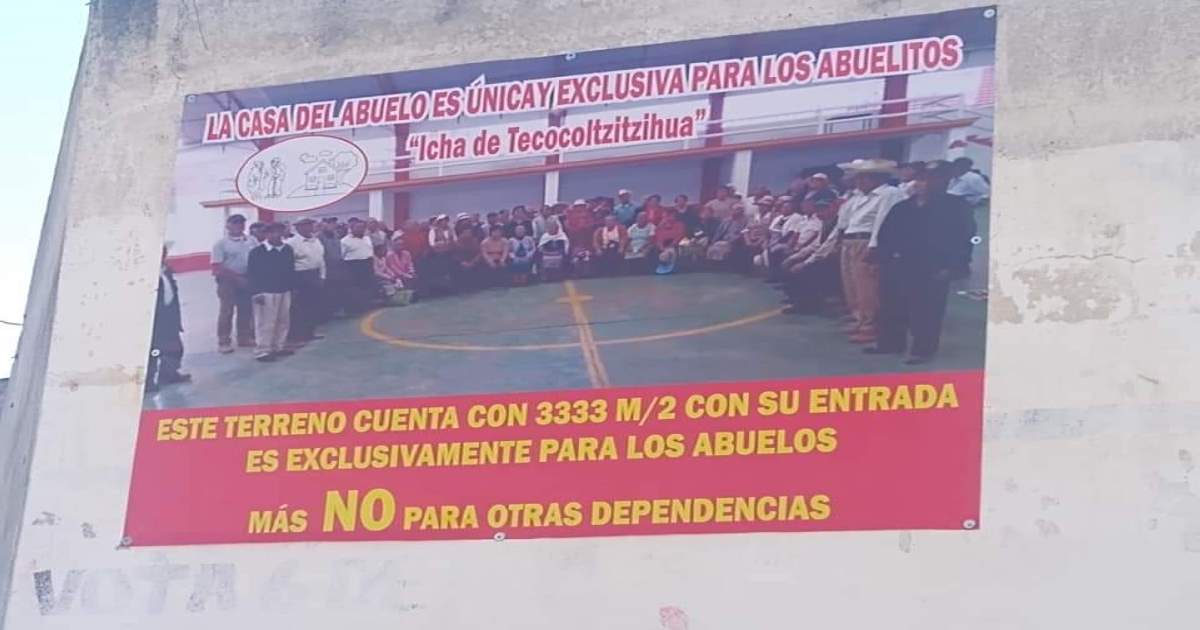 Adultos mayores de Tlaltelulco inconformes con el presidente municipal