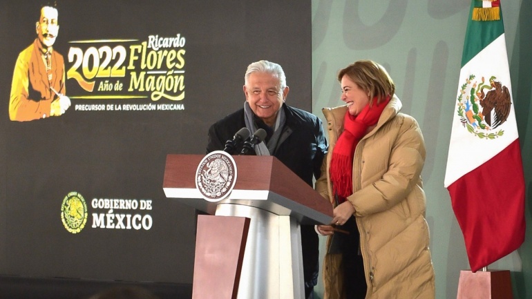 Por: Cortesía En reunión con Ken Salazar se entabló la modernización en las aduanas: AMLO