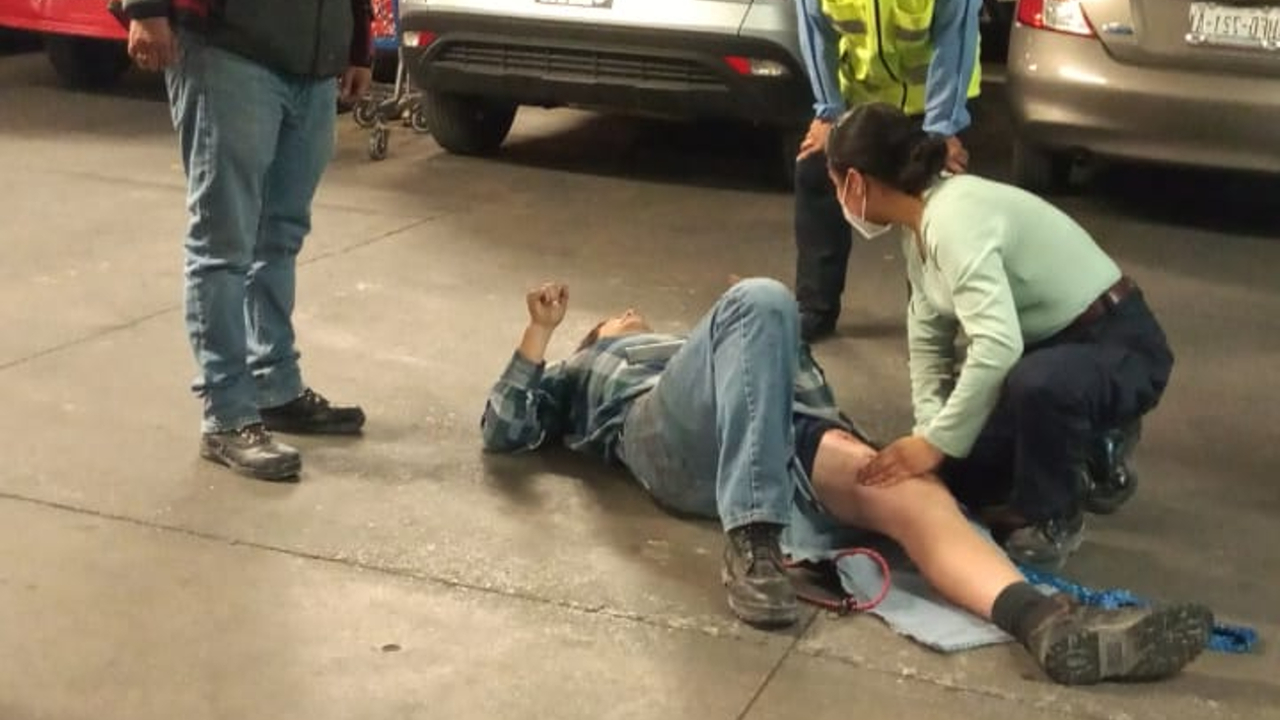 Por: Cortesía Le disparan a un cuentahabitante en el estacionamiento de Vía San Ángel