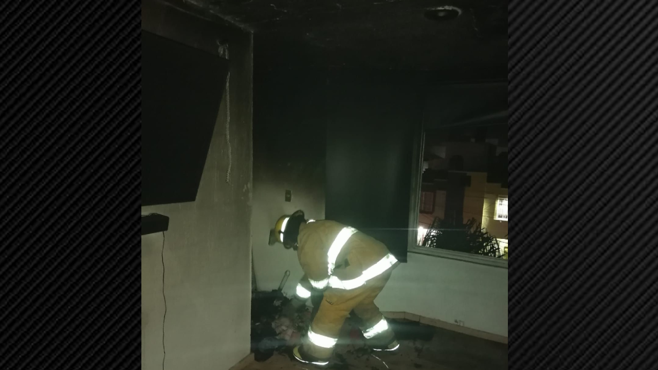 Por: Cortesía Bomberos lograron sofocar un incendio en un domicilio de San Pedro Cholula