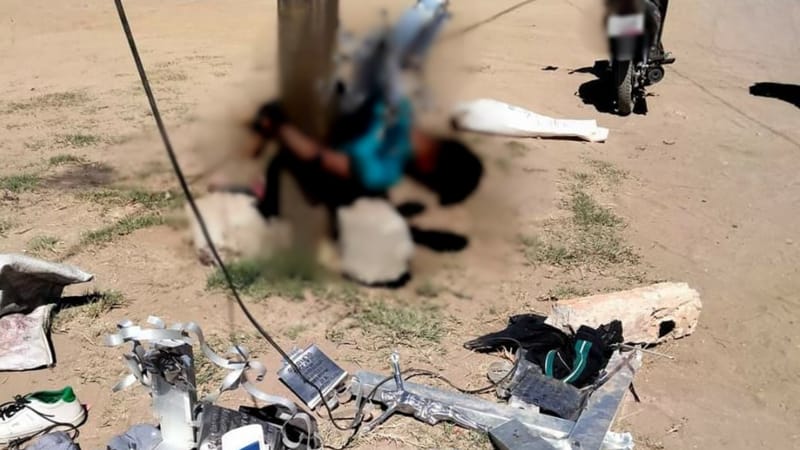 Por: Cortesía Amarran a ladrón en San Pedro Cholula: Tras ser acusado de robar las cruces de un panteón