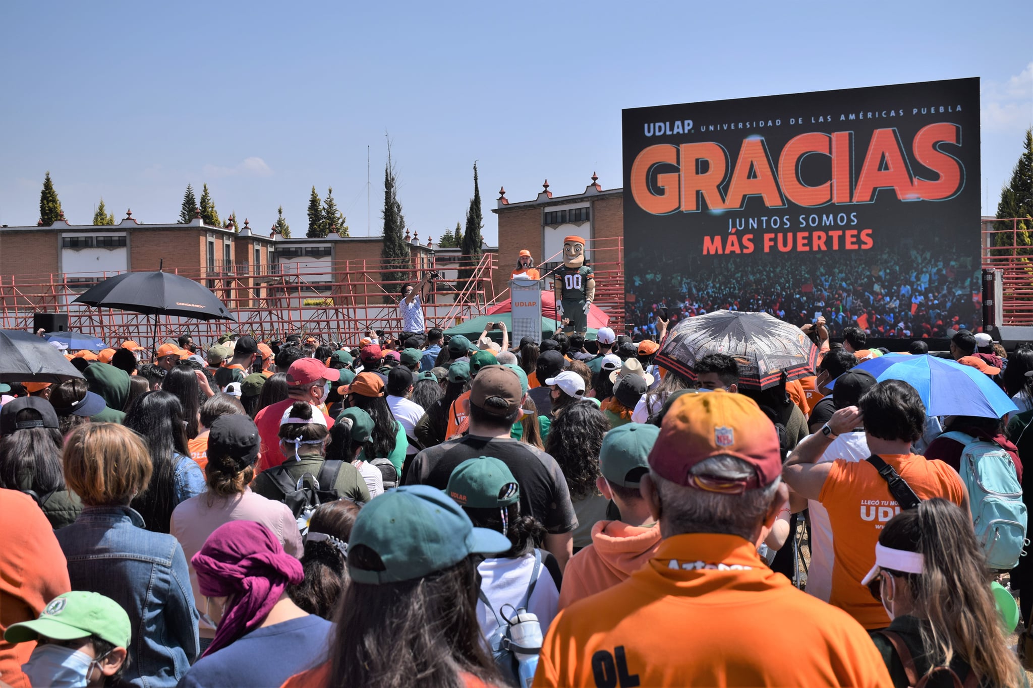 Por: Cortesía Estudiantes de la UDLAP celebran reapertura de campus