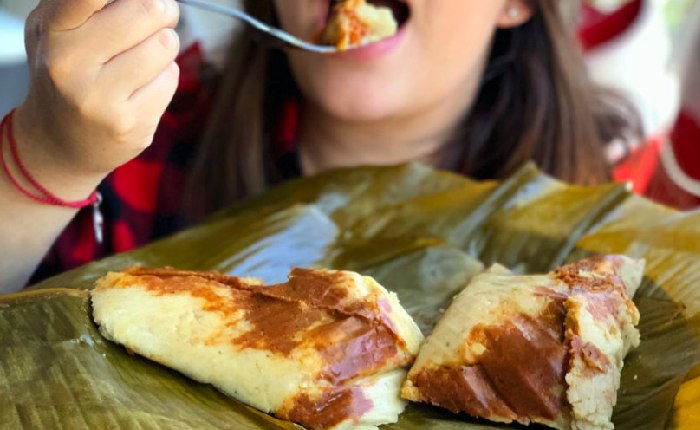 Por: Cortesía No te quiero arruinar el día de la Candelaria pero... un tamal con atole equivale a comerte 11 tortillas en una sola sentada