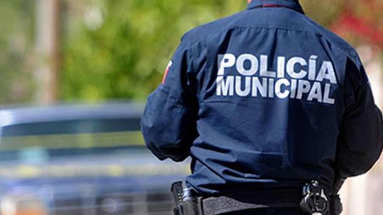 Por: Cortesía Abren investigación en contra de los policías que detuvieron a la joven que se defendió de una agresión sexual de un chofer particular