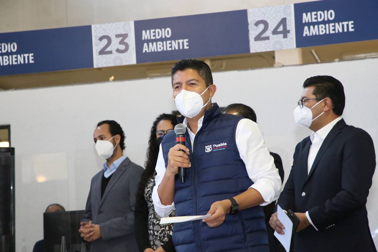 No estoy en un concurso de popularidad, estoy para defender los derechos de los poblanos: Eduardo Rivera