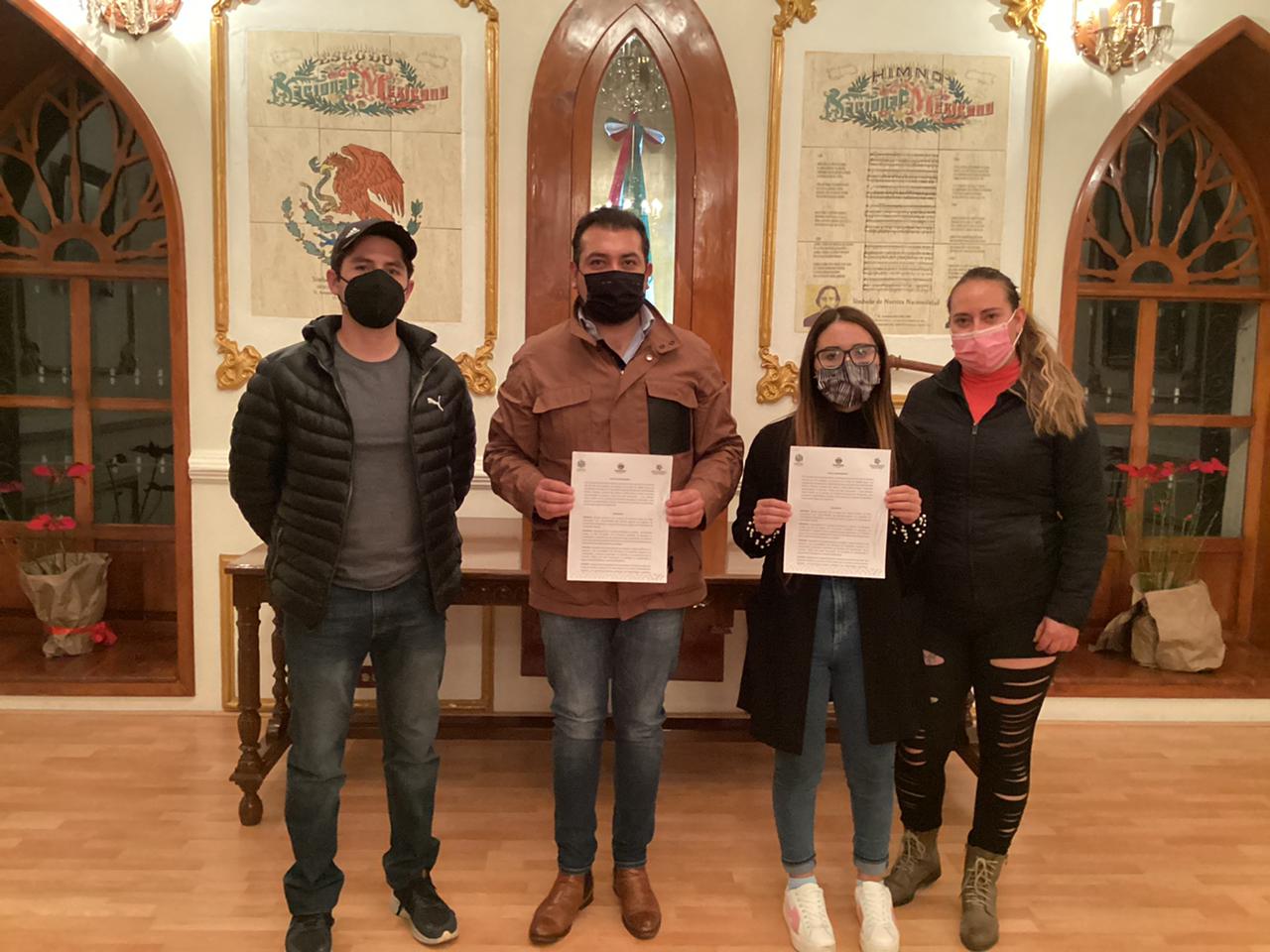 Por: Cortesía Firman acuerdo Ayuntamiento de Huamantla y el colectivo “Dame Una Pata Huamantla” a favor de los animales