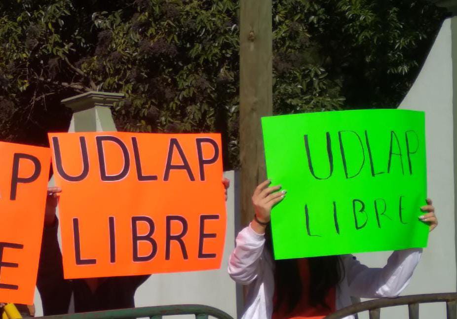 Por: Cortesía Conflicto por instalaciones de UDLAP deja a alumnos en rezago, piden a AMLO resolver situación
