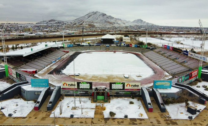 Por: Cortesía Por caída de nieve en Juárez, suspenden el partido entre Bravos y Chivas