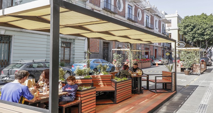 Por: Cortesía En colaboración con locatarios habrá más parklets: Movilidad