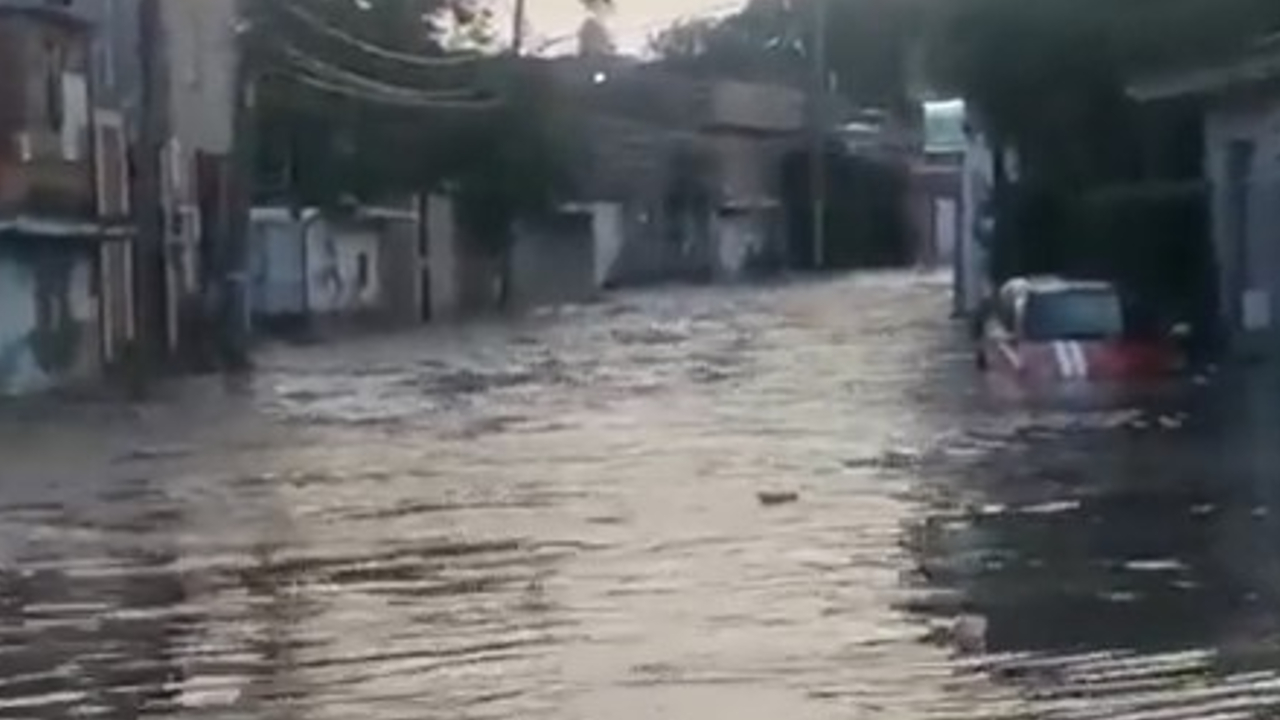 Por: Cortesía Fuertes lluvias provocaron inundaciones en diferentes calles de Cuautlancingo