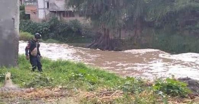 "Un brazo y una pierna": Restos humanos son localizados en río en Izucar de Matamoros