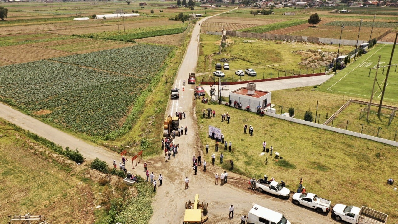 Por: Cortesía En San Andrés Cholula iniciaron las labores de adoquinamiento de la Calle 16 de septiembre