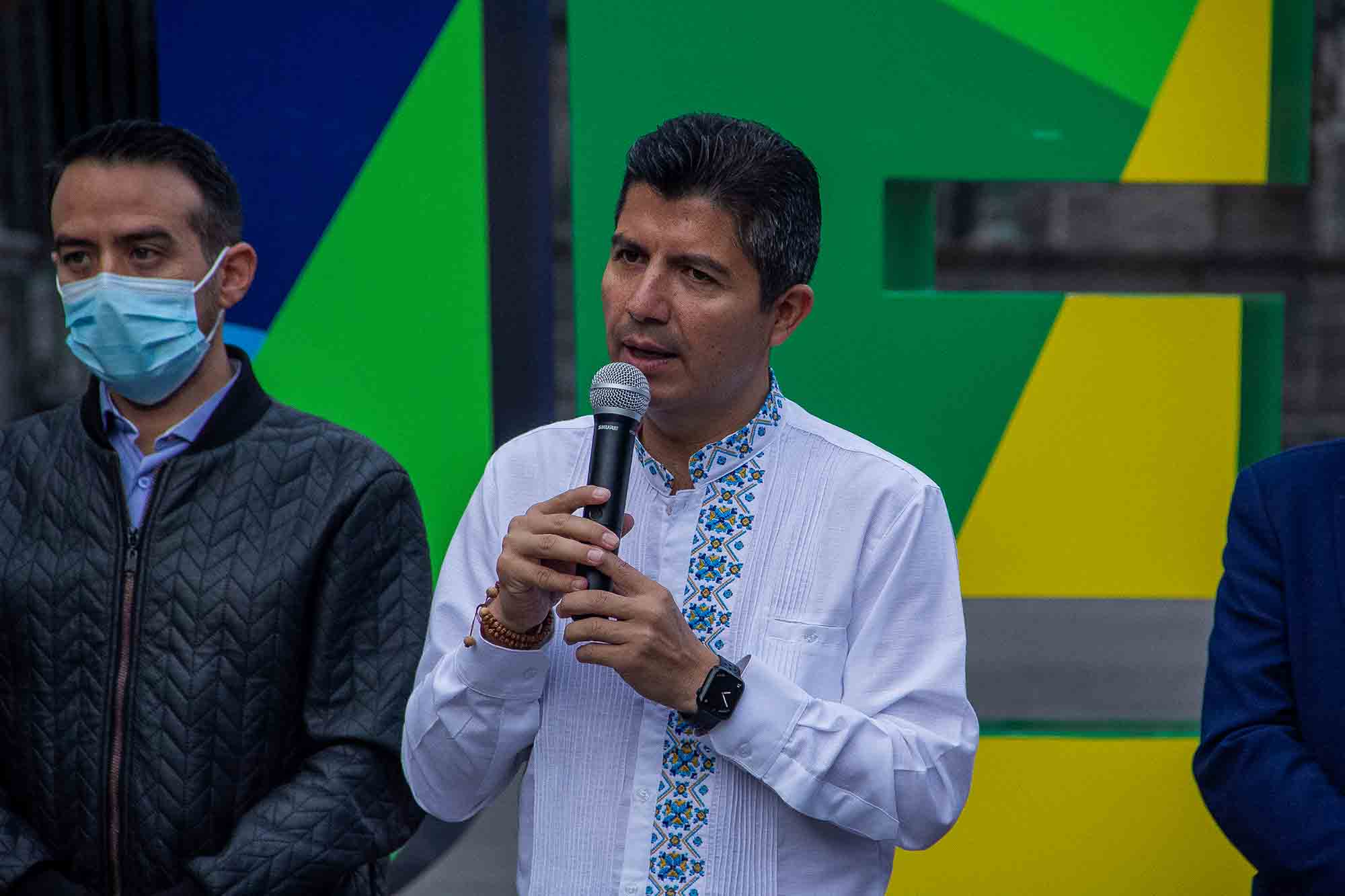 Continua revisión de irregularidades en la administración de Claudia Rivera