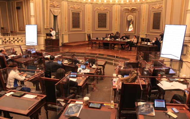 Habrá protestas contra Congreso del Estado por iniciativa para prohibir peleas de gallos en Puebla