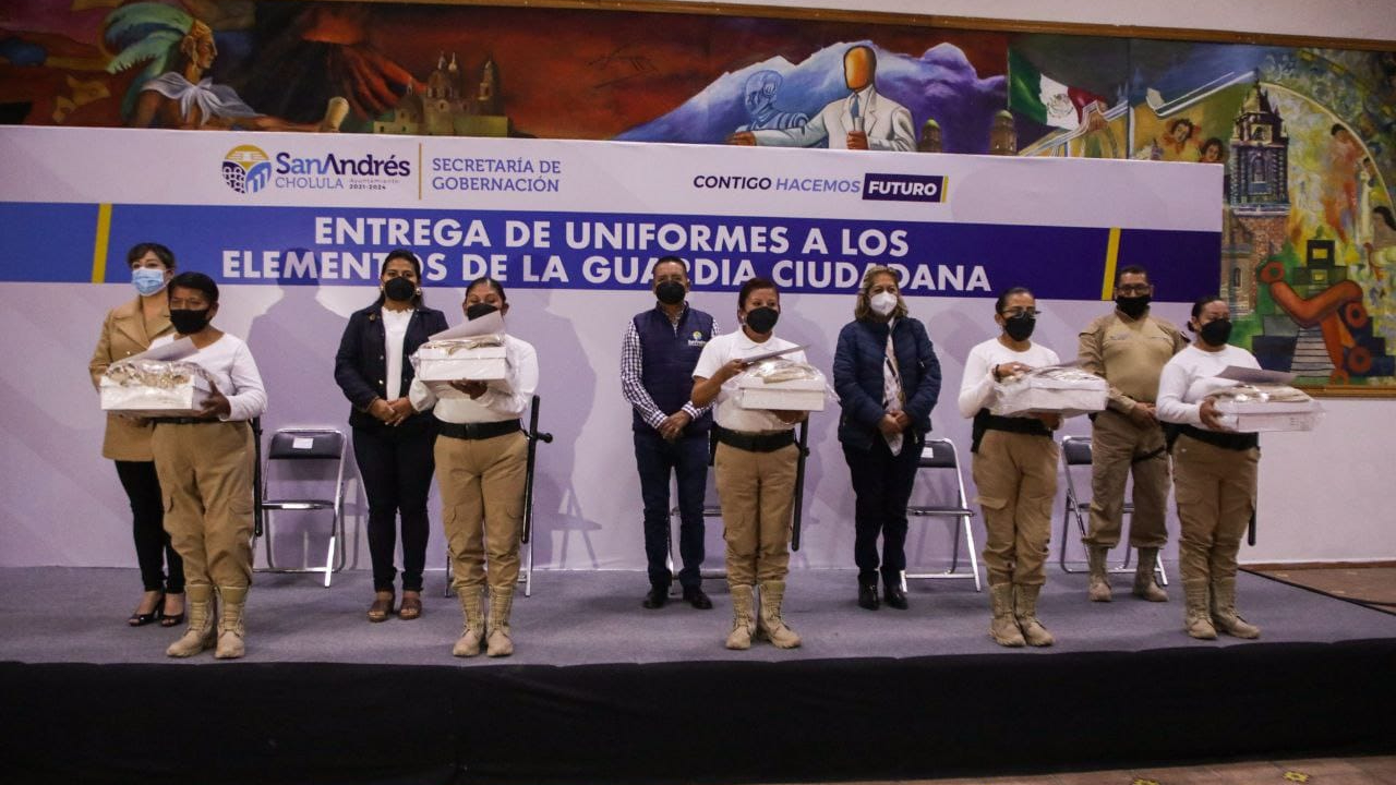 Por: Cortesía Guardias Ciudadanos de San Andrés Cholula recibieron nuevo equipo de vestimenta por parte del Ayuntamiento