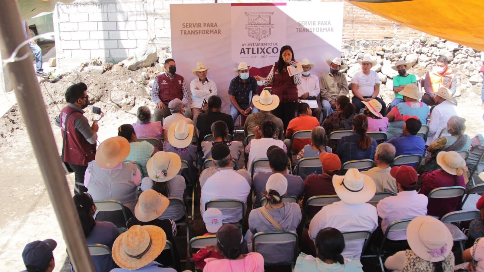 Por: Cortesía Continúan las obras para mejorar Atlixco, arrancan adoquinamientos para la junta auxiliar San Juan Ocotepec y col. Huexocuapan