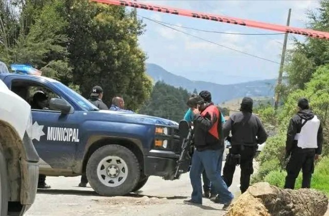 Por: Cortesía Señala Barbosa que presencia de autodefensas en Puebla es inadmisible