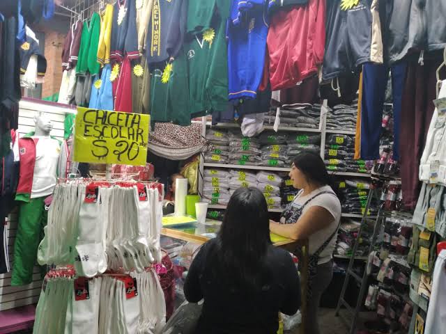 Vendedores piden a LCC retrasar implementación de uniforme único